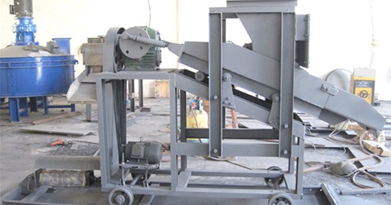 斜毯式玻璃加料機哪些應用優勢需要引起重視？